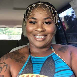 Meet your Posher, Sheneka